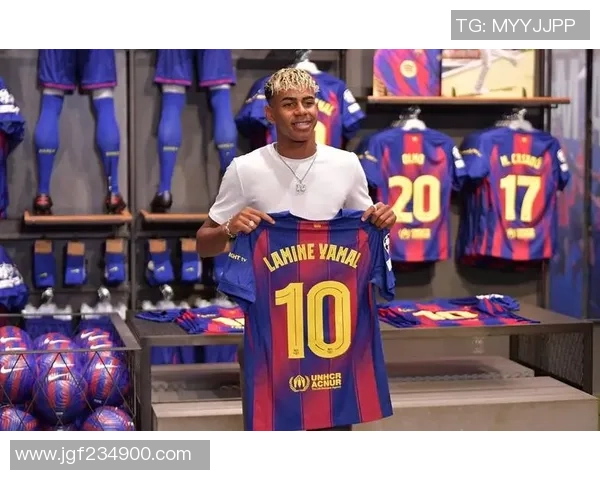 全球最具影响力的足球明星排名及其背后的传奇故事分析